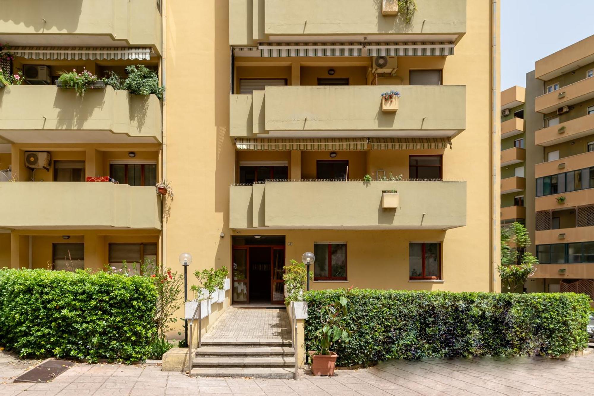 Kalbia Apartment Or Rooms Renovated, Functional, Intimate And More Cagliari Ngoại thất bức ảnh
